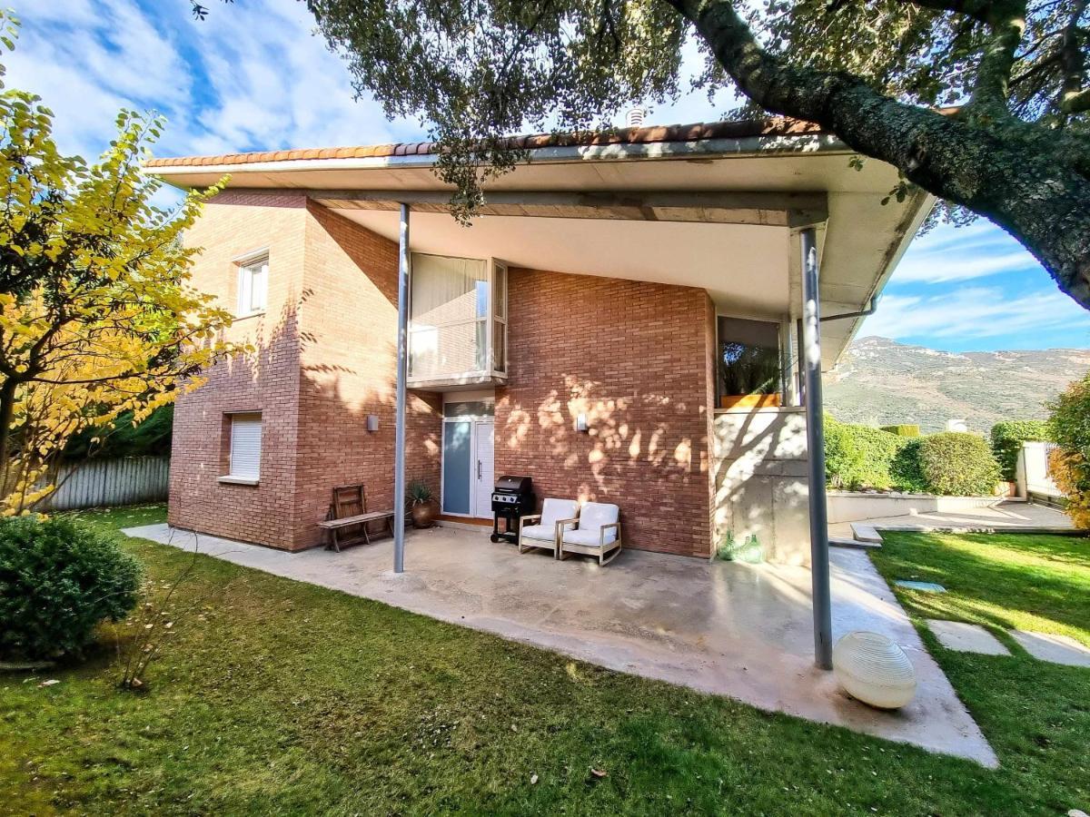 Villa Guara Golf Y Pool Comotucasa Nueno Bagian luar foto
