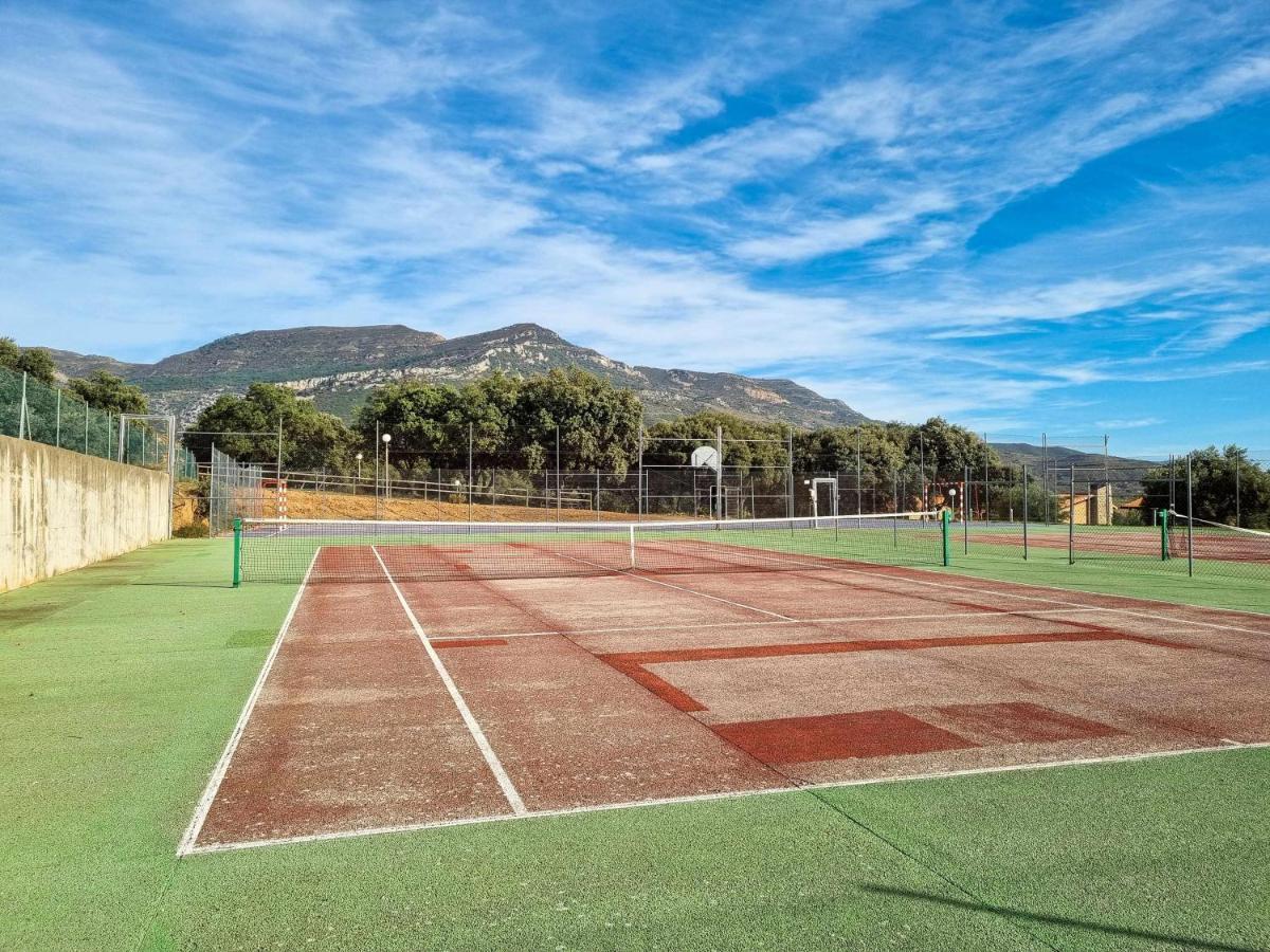Villa Guara Golf Y Pool Comotucasa Nueno Bagian luar foto
