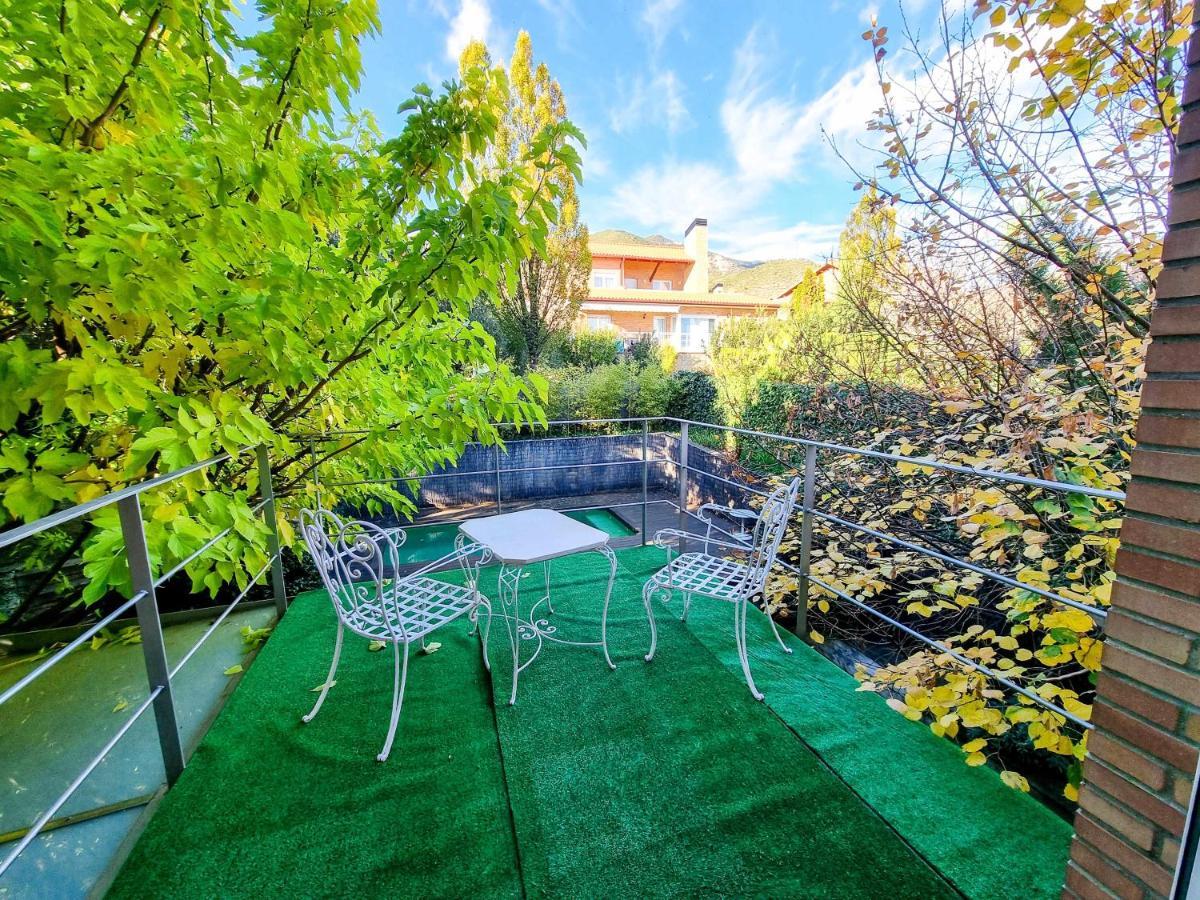 Villa Guara Golf Y Pool Comotucasa Nueno Bagian luar foto