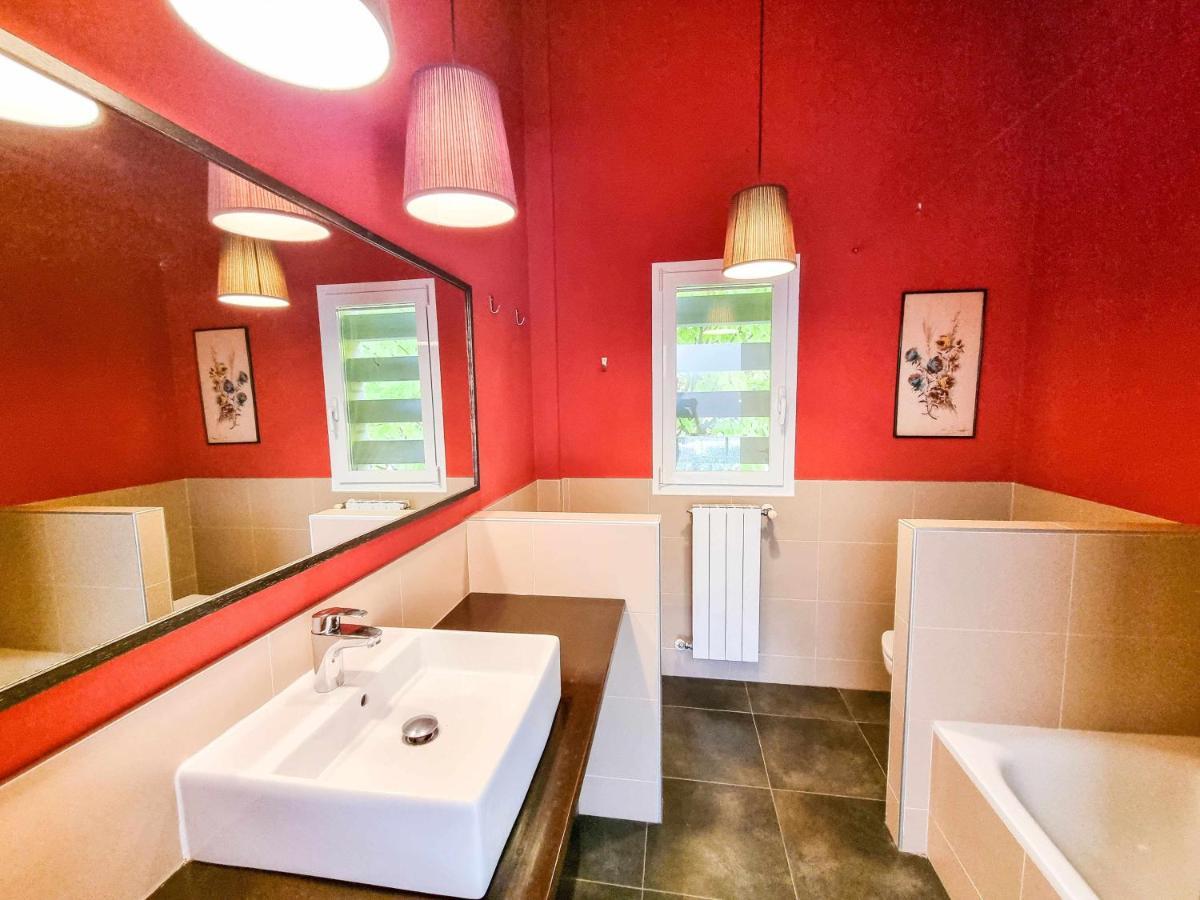 Villa Guara Golf Y Pool Comotucasa Nueno Bagian luar foto