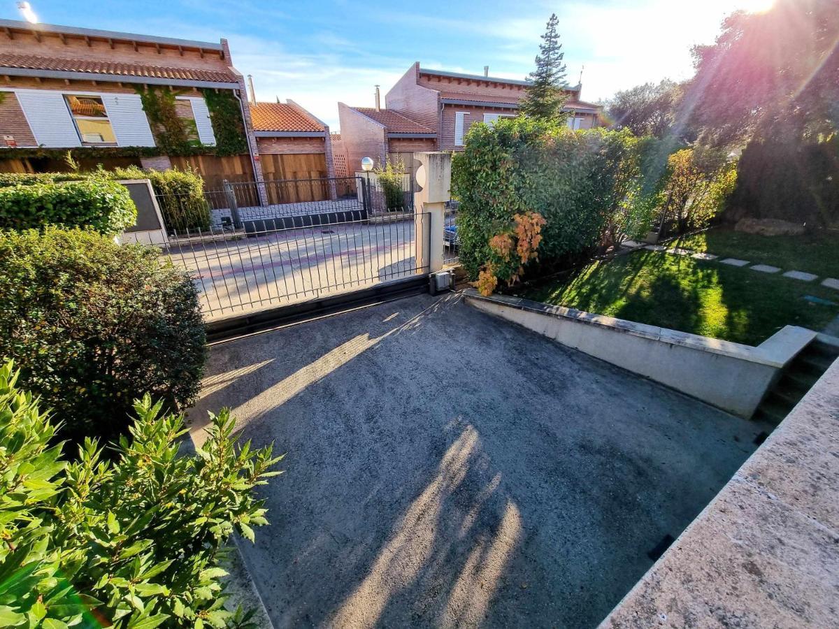 Villa Guara Golf Y Pool Comotucasa Nueno Bagian luar foto